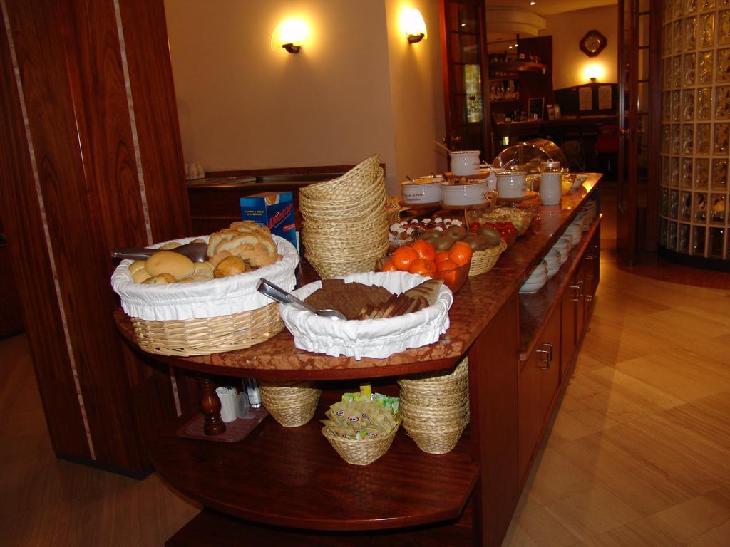 Hotel Excelsior Cervia Exteriör bild