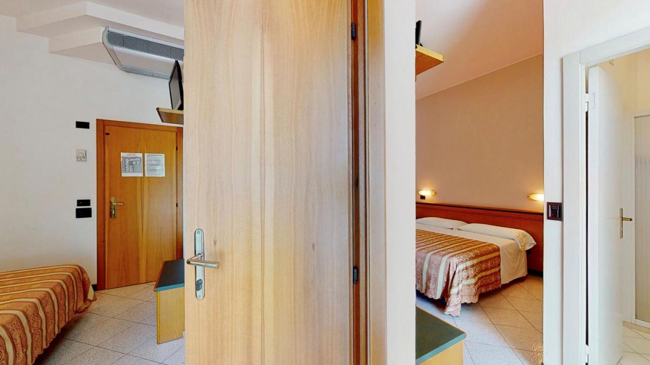 Hotel Excelsior Cervia Exteriör bild