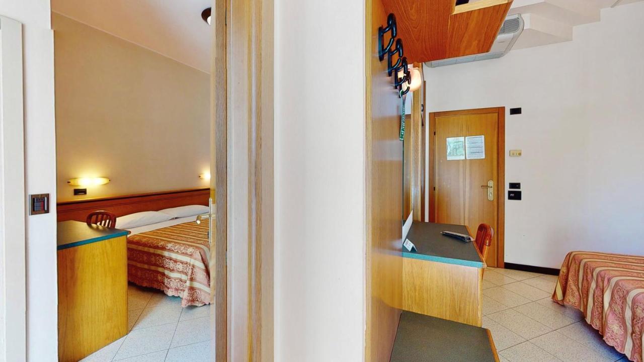 Hotel Excelsior Cervia Exteriör bild